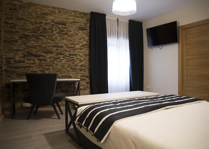 Lar De Donas * Meira (Lugo)